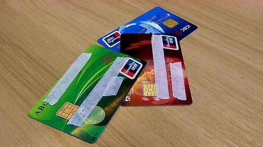 一個銀行可以申請多少張儲蓄卡？